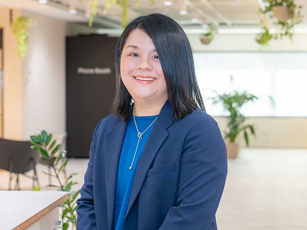 写真:インタビューの様子