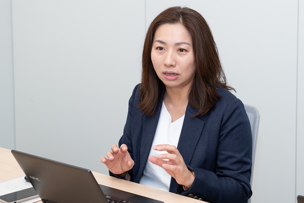 インタビューの様子