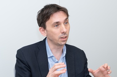 写真：ブヨー ロマンさん