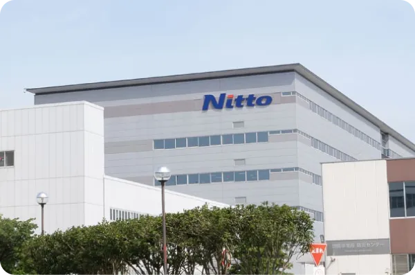 日東電工株式会社の建物の外観の様子