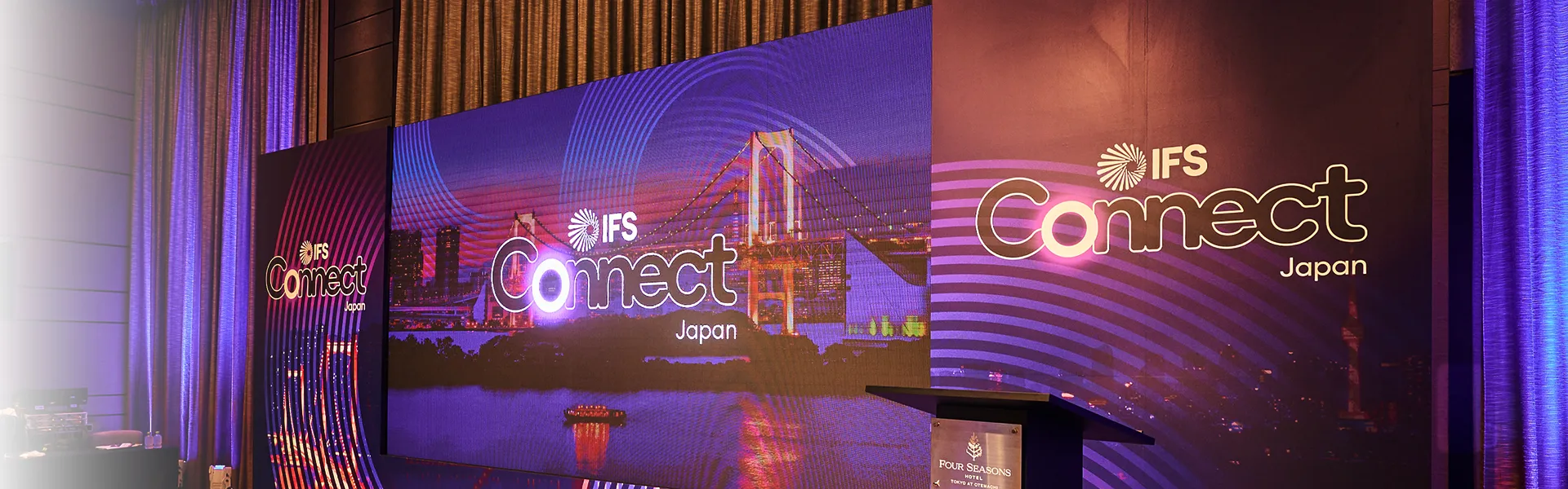 IFS Connect Japan 2026会場のメインホールステージの様子