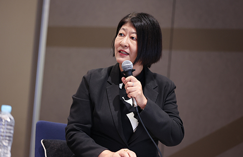 昭和音楽大学教授、学長特命補佐の岡村直子氏)