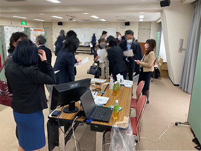 企業展示の様子