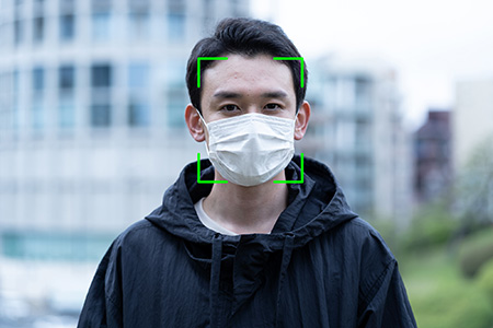 マスクを着用したまま顔認証が可能