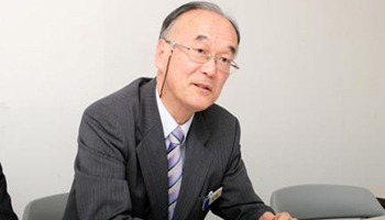 島崎 晃 氏