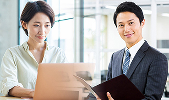 社員全員がデータサイエンティストとしてデータ活用しているイメージ写真