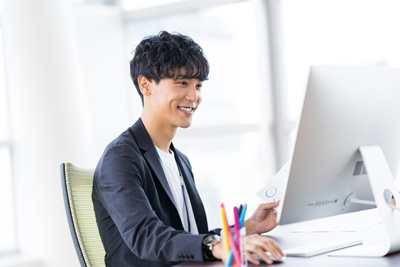 BIツールSimpWright(シンプライト)を使うことでデータ分析や帳票作成時の課題を解決できます。