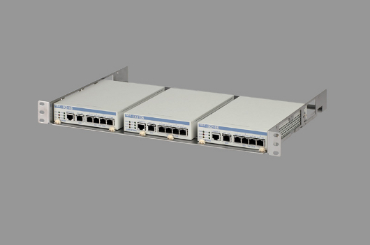 19インチラック取付棚1U2 (IX2106 3台搭載時)